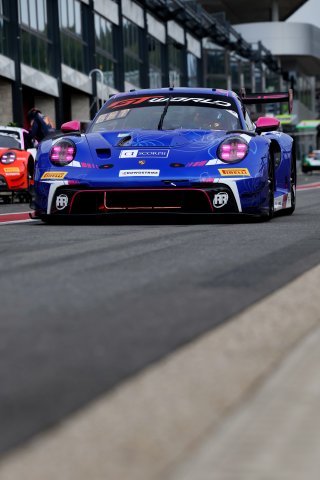 #97 - Rutronik Racing - Michelle GATTING - Antares AU - Martin RUMP - Sven MULLER - Porsche 911 GT3 R EVO