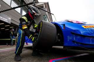 #97 - Rutronik Racing - Michelle GATTING - Antares AU - Martin RUMP - Sven MULLER - Porsche 911 GT3 R EVO