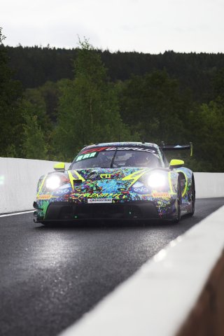 #79 - Tsunami RT - Johannes ZELGER - Fabio BABINI - Daniel GAUNT - Nico MENZEL - Porsche 911 GT3 R (992) EVO
