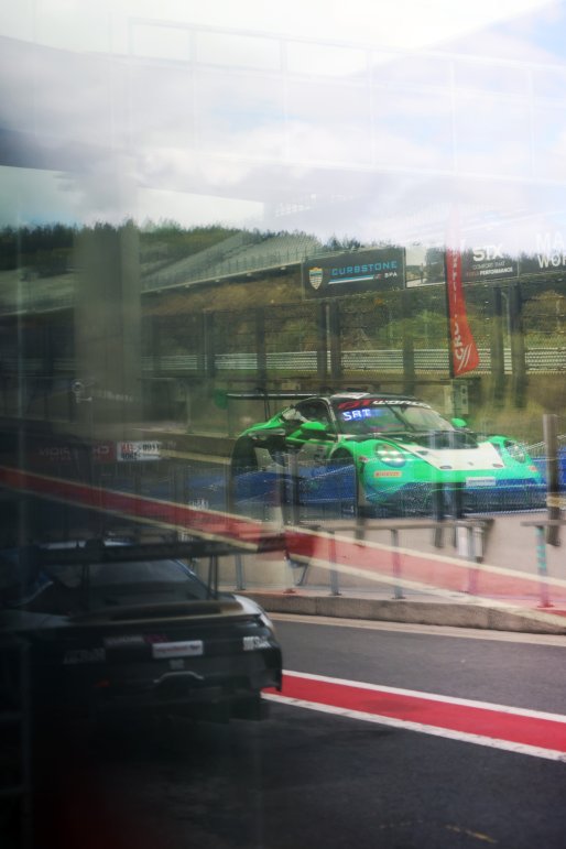 #54 - Dinamic GT - Tanart SATHIENTHIRAKUL - Francesco SIMONAZZI - Angus WHITESIDE - Loris CABIROU - Porsche 911 GT3 R EVO | SRO / JEP