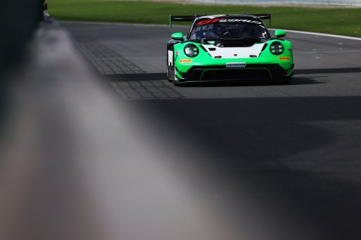 #54 - Dinamic GT - Tanart SATHIENTHIRAKUL - Francesco SIMONAZZI - Angus WHITESIDE - Loris CABIROU - Porsche 911 GT3 R EVO | SRO / JEP