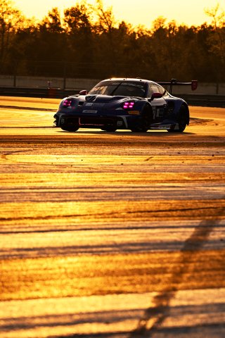 #97 - Rutronik Racing - Antares AU - Riccardo PERA - Loek HARTOG - Porsche 911 GT3 R EVO