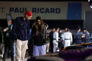 Fans at the Night Pitwalk