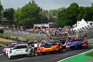 #80 - Lionspeed GP - Bastian BUUS/Ricardo FELLER - Porsche 911 GT3 R EVO Leads Race Start