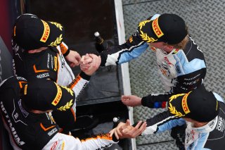 #5 - Optimum Motorsport - Mikey PORTER/Guilherme OLIVEIRA - McLaren 720S GT3 EVO and #30 - Team WRT - Matisse LISMONT/Ignacio MONTENEGRO - BMW M4 GT3 EVO