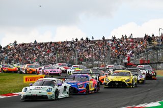 #80 - Lionspeed GP - Bastian BUUS/Ricardo FELLER - Porsche 911 GT3 R EVO Lead Race Start