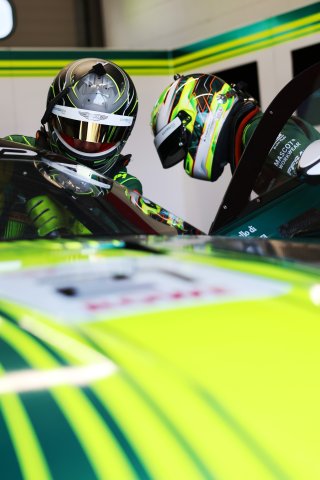 #21 - Comtoyou Racing - Oliver S&Ouml;DERSTR&Ouml;M/Arthur DORISON - Aston Martin Vantage AMR GT3 EVO