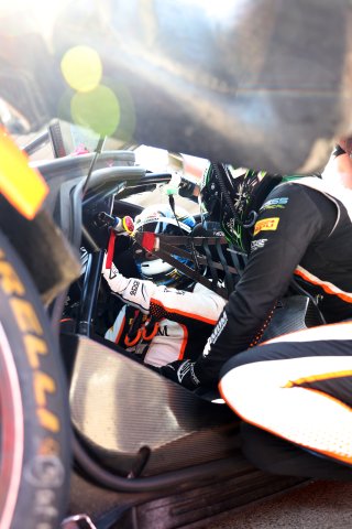 #5 - Optimum Motorsport - Mikey PORTER/Guilherme OLIVEIRA - McLaren 720S GT3 EVO