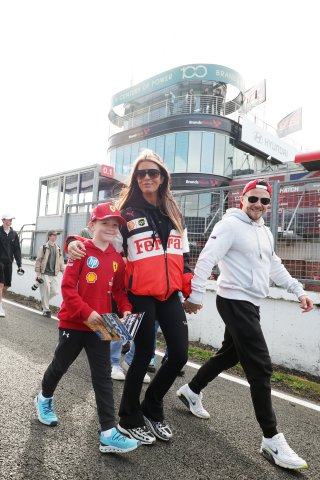 Fans at the Pit Walk & Autograph Session at Brands Hatch