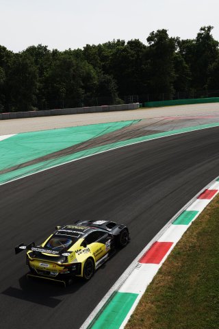 #34 - natural elements by Walkenhorst Motorsport - Henrique CHAVES - Christian KROGNES - Jamie DAY - Aston Martin Vantage AMR GT3 EVO