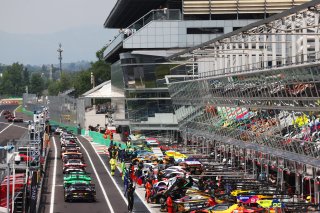 GT World Challenge Europe Pits