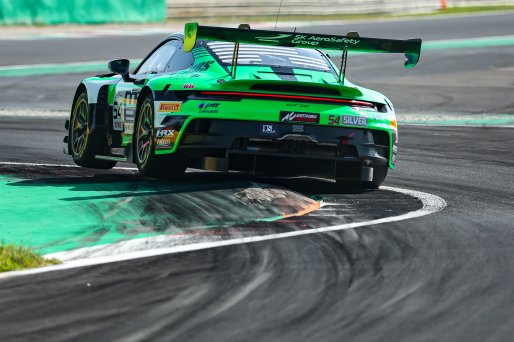 #54 - Dinamic GT - Tanart SATHIENTHIRAKUL - Francesco SIMONAZZI - Angus WHITESIDE - Porsche 911 GT3 R EVO | SRO / JEP