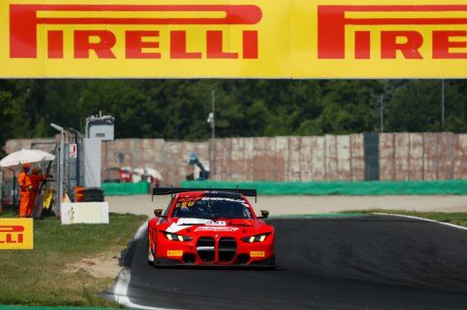 #991 - Paradine Competition - Robert DE HAAN - James KELLETT - Darren LEUNG - BMW M4 GT3 EVO | SRO / JEP