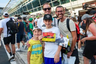 Pitwalk and autograph session