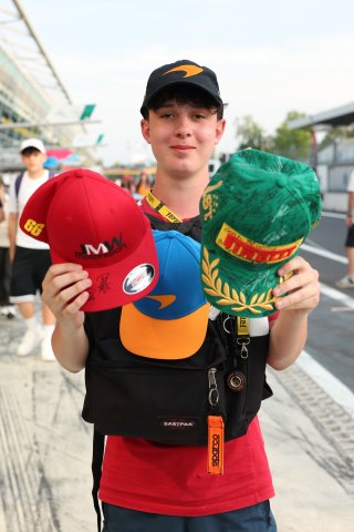 Pitwalk and autograph session