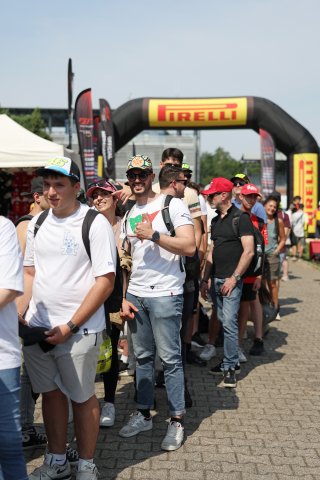 Fans in the fanzone 