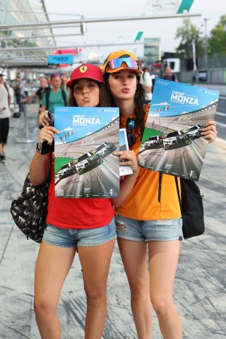 Pitwalk and autograph session