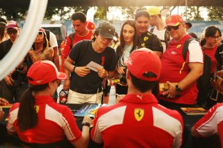 Pitwalk and autograph session