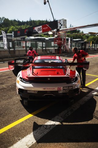#86 - High Class Racing - Kerong LI - Anders FJORDBACH - Bo YUAN - Hongli YE - Porsche 911 GT3 R (992) EVO | SRO / JEP