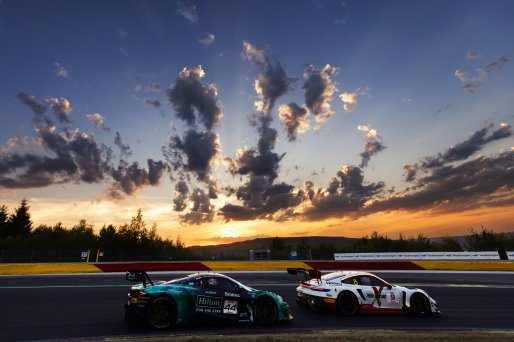 #44 - Greystone GT - Zac MEAKIN - Jayden KELLY - Tommy PINTOS - Josh RATTICAN - McLaren 720S GT3 EVO | SRO / JEP