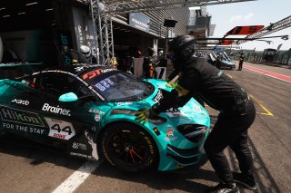 #44 - Greystone GT - Zac MEAKIN - Jayden KELLY - Tommy PINTOS - Josh RATTICAN - McLaren 720S GT3 EVO