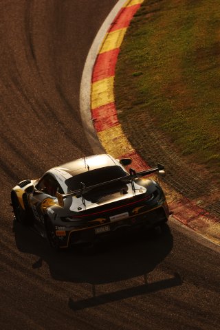 #10 - Boutsen VDS - Gilles MAGNUS - Robin KNUTSSON - Alessandro GHIRETTI - Porsche 911 GT3 R (992) EVO | SRO / JEP