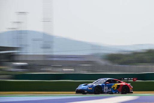 #10 - Boutsen VDS - Gilles MAGNUS - Robin KNUTSSON - Porsche 911 GT3 R (992) EVO | SRO / JEP