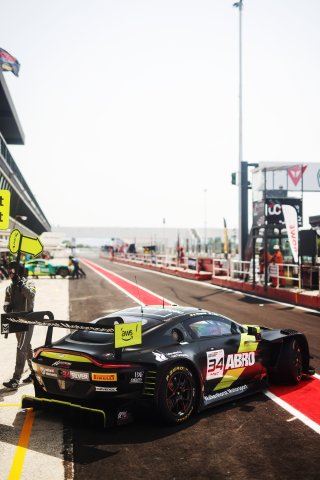 #34 - Walkenhorst Motorsport - Mateo VILLAGOMEZ - Jamie DAY - Aston Martin Vantage AMR GT3 EVO