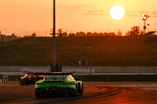 #54 - Dinamic GT - Tanart SATHIENTHIRAKUL - Mark KASTELIC - Porsche 911 GT3 R (992) EVO | SRO / JEP