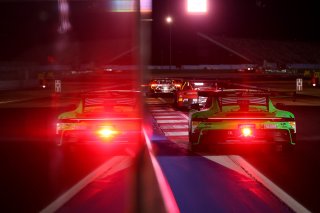 #54 - Dinamic GT - Tanart SATHIENTHIRAKUL - Mark KASTELIC - Porsche 911 GT3 R (992) EVO