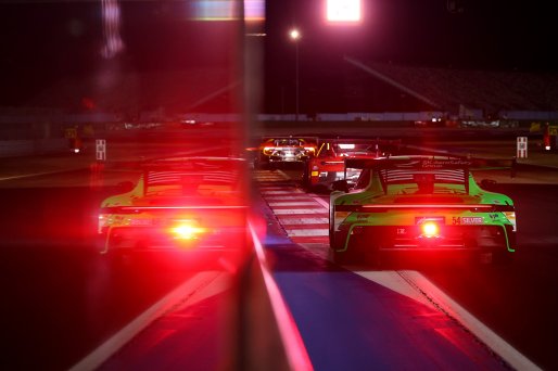 #54 - Dinamic GT - Tanart SATHIENTHIRAKUL - Mark KASTELIC - Porsche 911 GT3 R (992) EVO | SRO / JEP