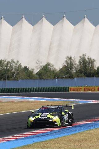 #34 - Walkenhorst Motorsport - Mateo VILLAGOMEZ - Jamie DAY - Aston Martin Vantage AMR GT3 EVO