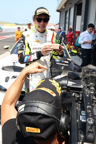 #46 - Team WRT - Valentino ROSSI - BMW M4 GT3 EVO - ROWE pole position award 