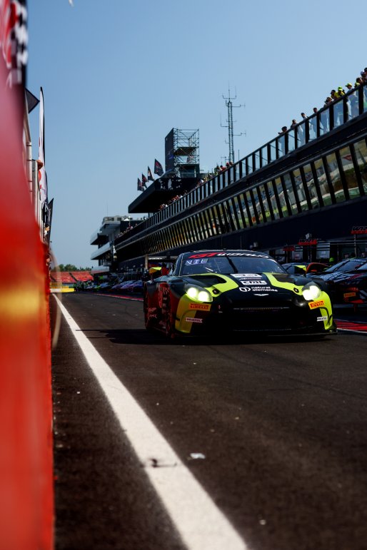 #34 - Walkenhorst Motorsport - Mateo VILLAGOMEZ - Jamie DAY - Aston Martin Vantage AMR GT3 EVO | SRO / JEP