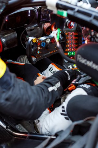 #5 - Optimum Motorsport - Mikey PORTER - Guilherme OLIVEIRA - McLaren 720S GT3 EVO