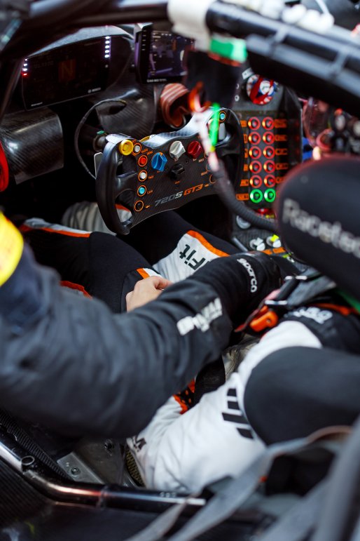 #5 - Optimum Motorsport - Mikey PORTER - Guilherme OLIVEIRA - McLaren 720S GT3 EVO | SRO / JEP