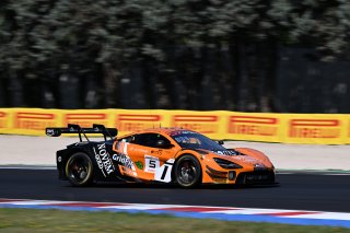 #5 - Optimum Motorsport - Mikey PORTER - Guilherme OLIVEIRA - McLaren 720S GT3 EVO