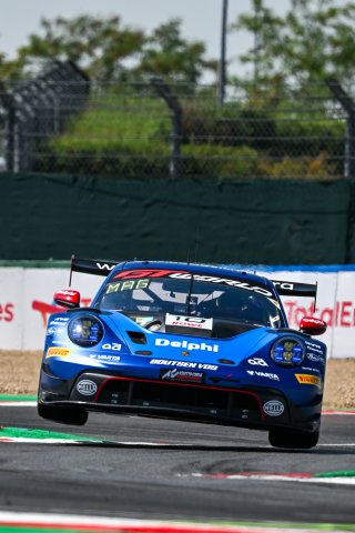 #10 - Boutsen VDS - Gilles MAGNUS - Robin KNUTSSON - Porsche 911 GT3 R (992) EVO