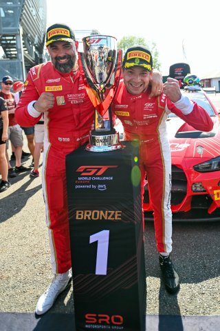 #991 - Paradine Competition - Darren LEUNG - Augusto FARFUS - BMW M4 GT3 Evo