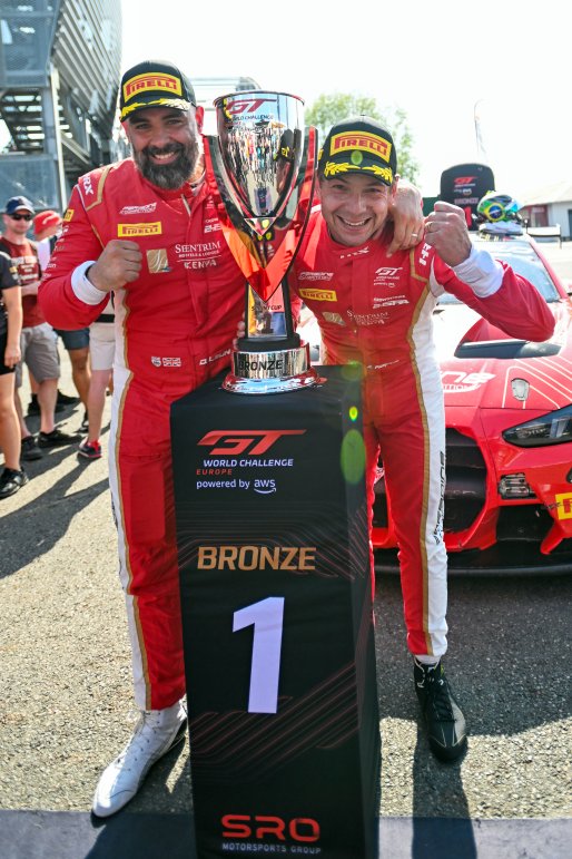#991 - Paradine Competition - Darren LEUNG - Augusto FARFUS - BMW M4 GT3 Evo | SRO / JEP