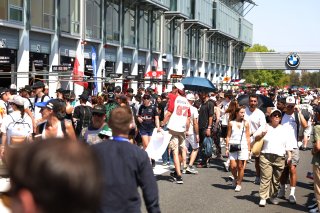 Fans on the Magny-Cours Pit Walk