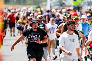 Fans on the Magny-Cours Pit Walk