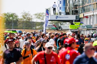 Fans on the Magny-Cours Pit Walk