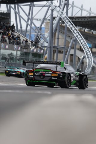 #35 - Walkenhorst Motorsport - Gaspard Simon - Ethan Ischer - Mateo Villagomez - Aston Martin Vantage AMR GT3 EVO