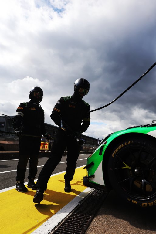 #54 - Dinamic GT - Francesco Simonazzi - Angus Whiteside - Tanart Sathienthirakul - Porsche 911 GT3 R (992) EVO | SRO / JEP