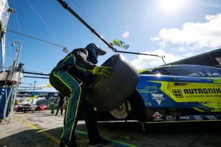 #96 - Rutronik Racing - Luca Engstler - Marco Mapelli - Patric Niederhauser - Lamborghini Temerario GT3