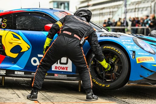 #10 - Boutsen VDS - Gilles Magnus - Robin Knutsson - Nico Menzel - Porsche 911 GT3 R (992) EVO | SRO / JEP