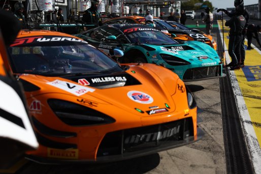 #44 - Greystone GT - Josh Rattican - Tommy Pintos - Jayden Kelly - McLaren 720S GT3 EVO | SRO / JEP
