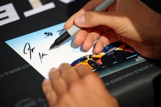 Drivers autograph session