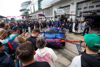 Fans pit walk